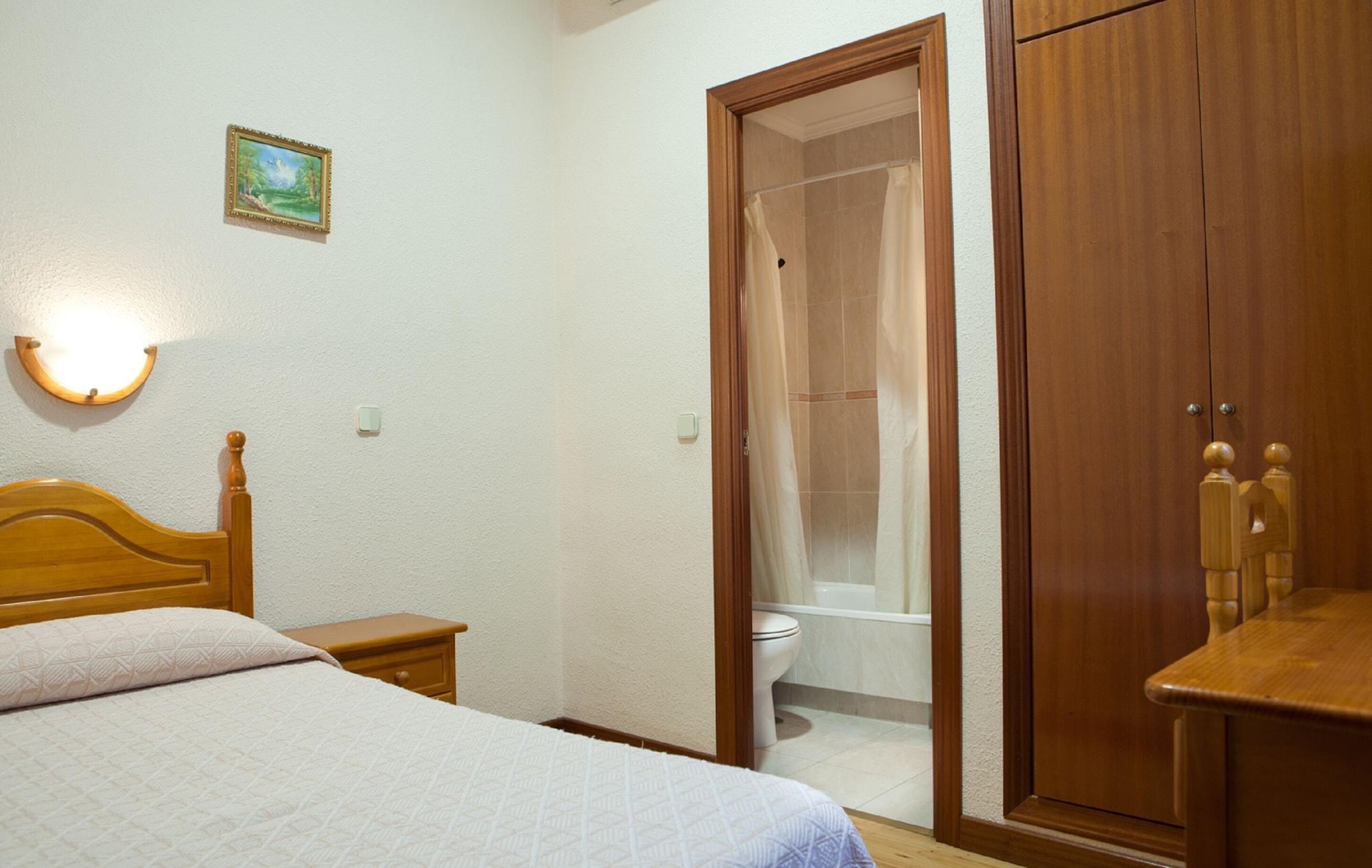 Hostal Zamora Madrid Luaran gambar