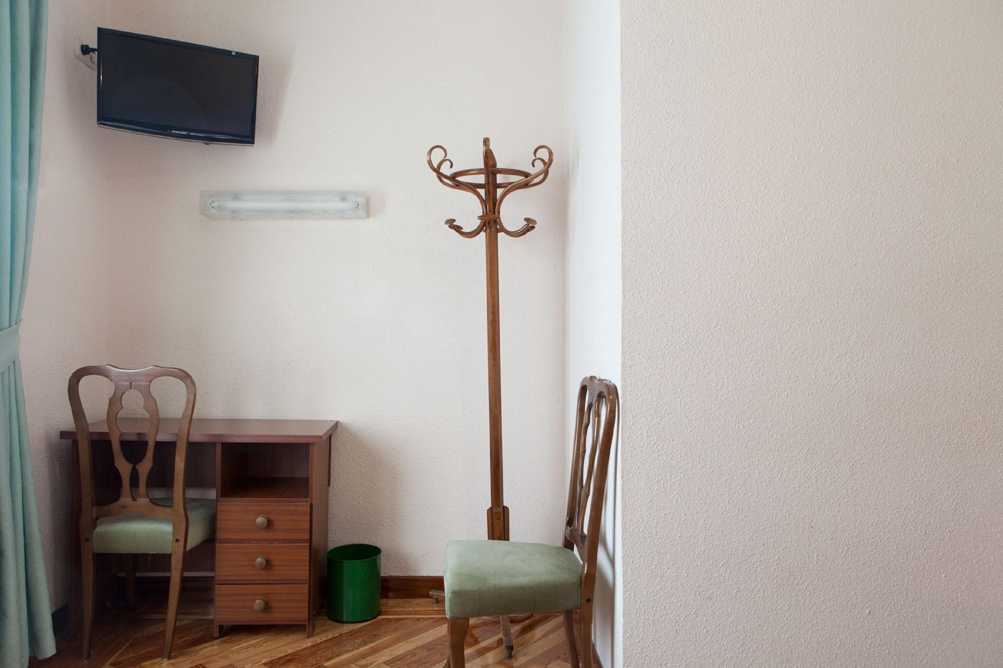 Hostal Zamora Madrid Luaran gambar