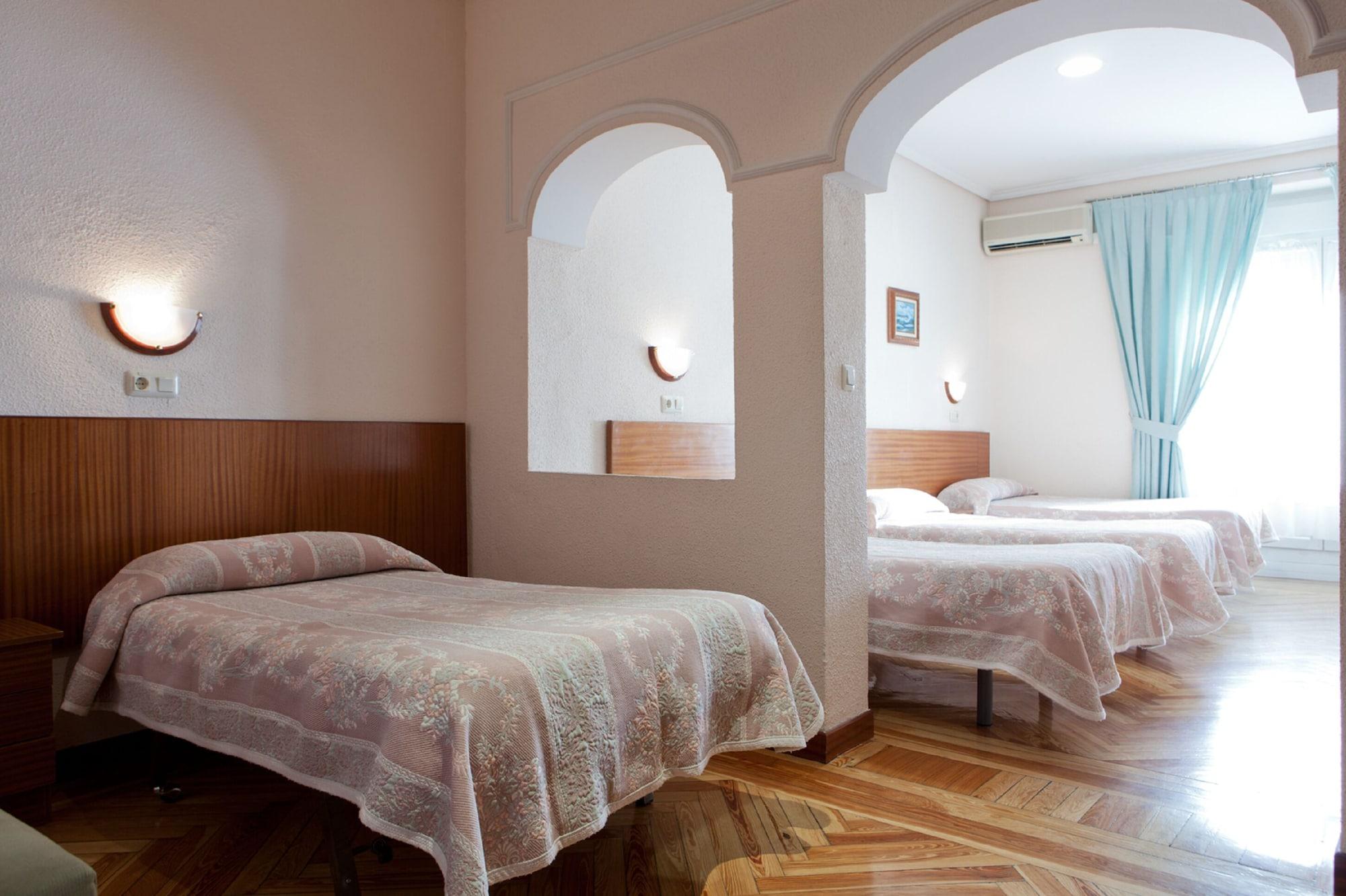 Hostal Zamora Madrid Luaran gambar