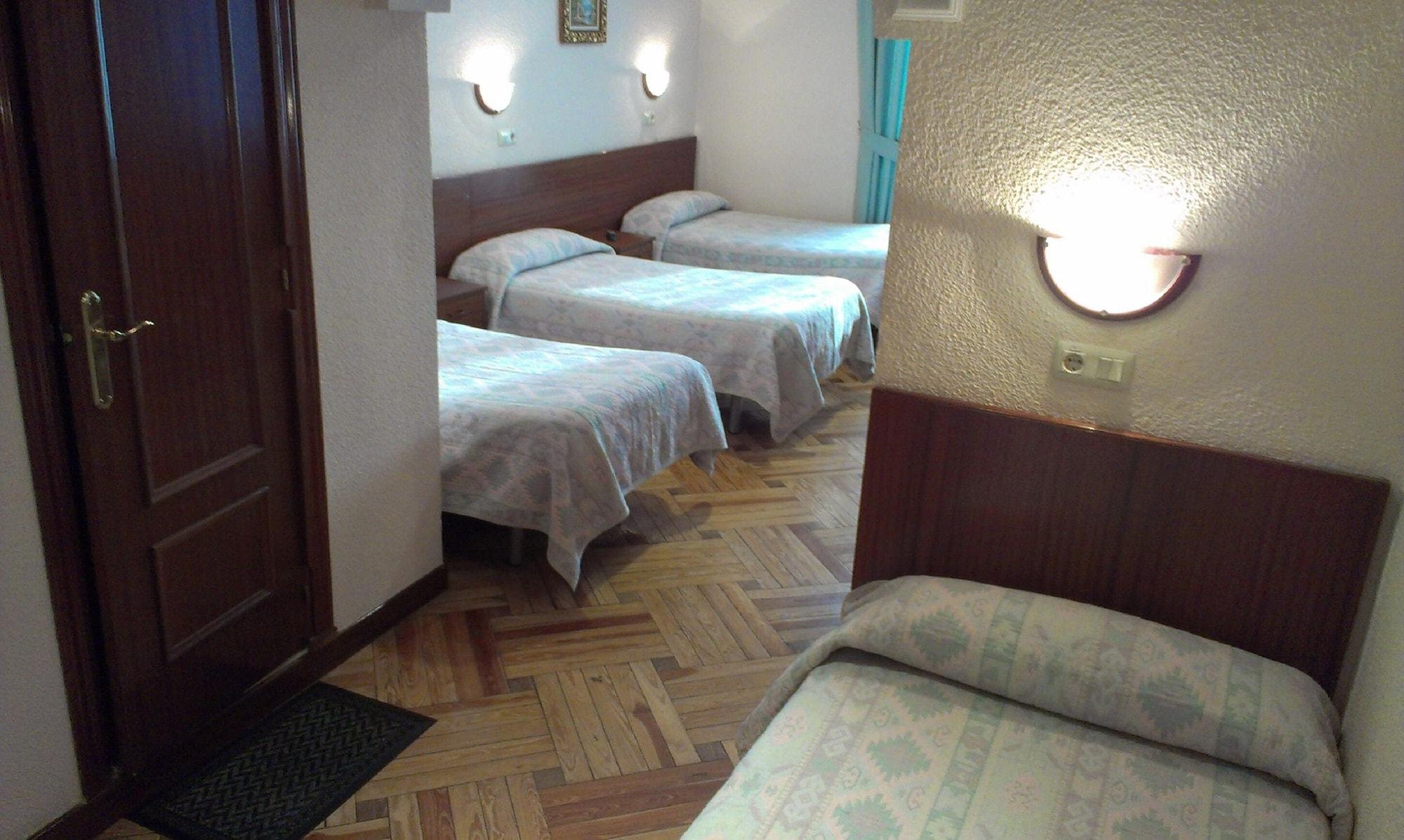 Hostal Zamora Madrid Luaran gambar