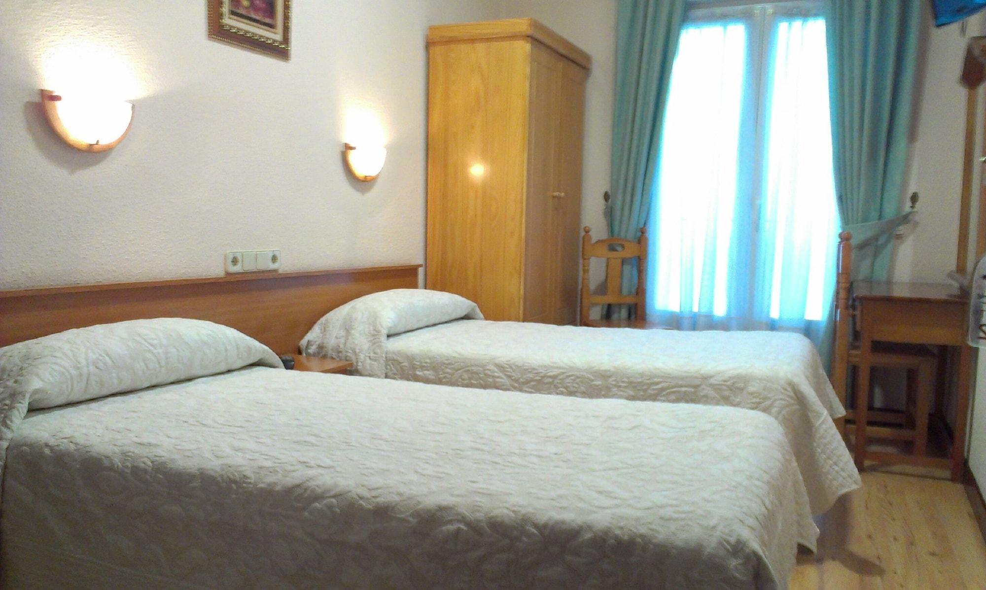 Hostal Zamora Madrid Luaran gambar