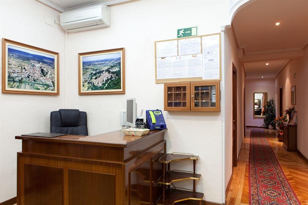 Hostal Zamora Madrid Luaran gambar