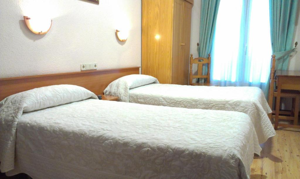 Hostal Zamora Madrid Luaran gambar