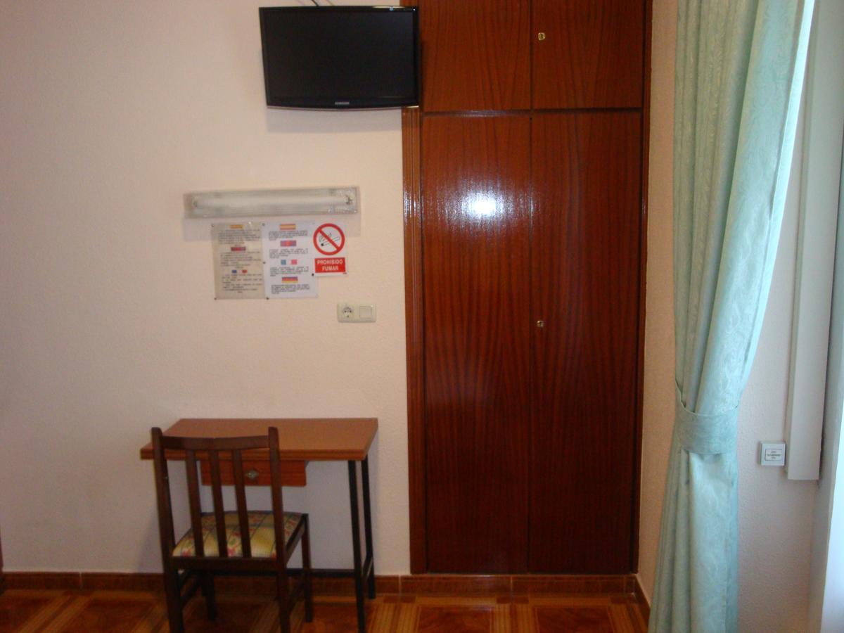 Hostal Zamora Madrid Luaran gambar