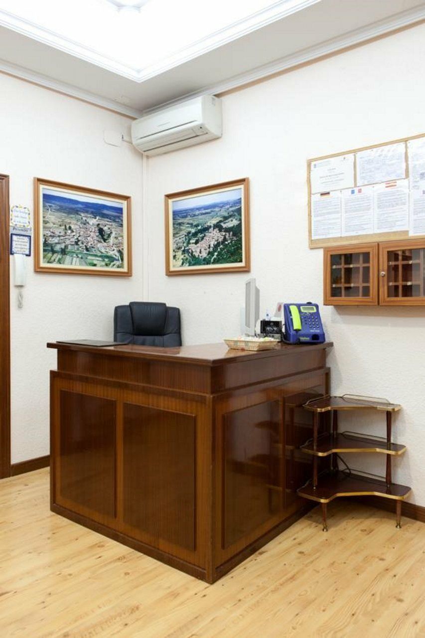 Hostal Zamora Madrid Luaran gambar